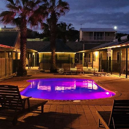 Bay Lodge دينهام المظهر الخارجي الصورة