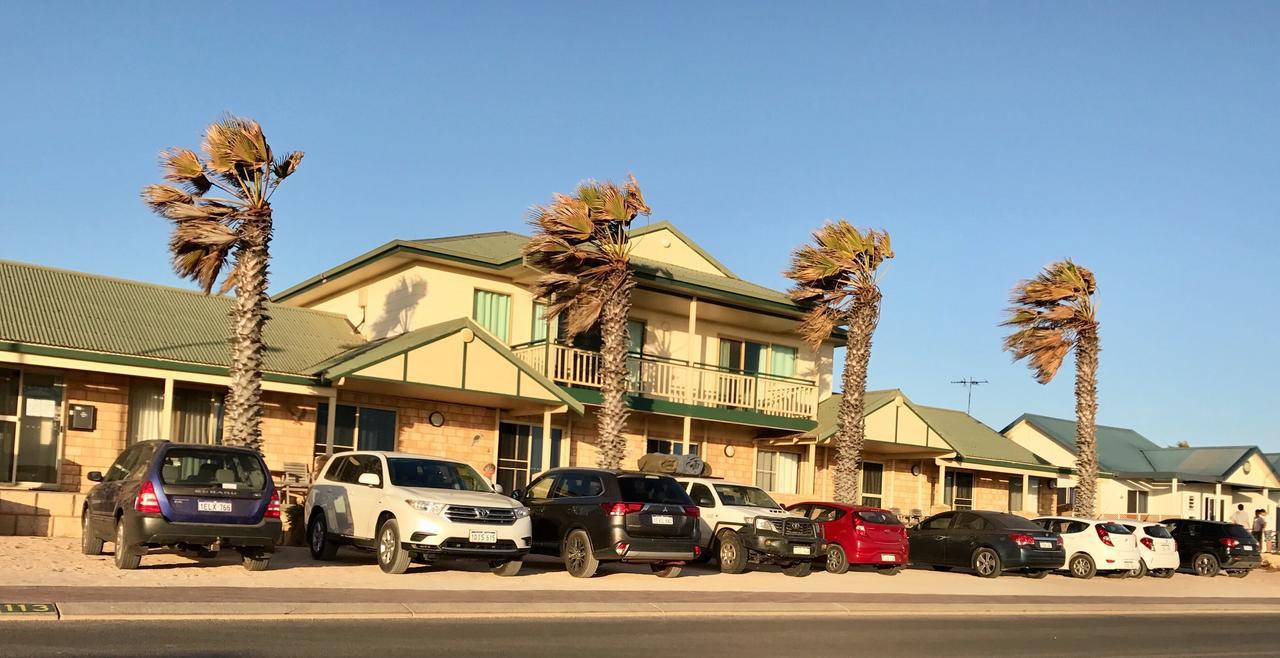 Bay Lodge دينهام المظهر الخارجي الصورة